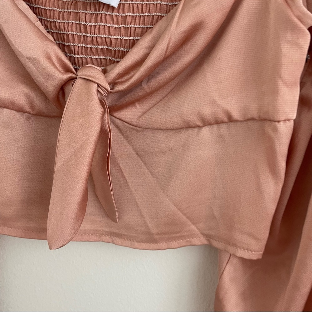 Princess Polly peach satin puff sleeve cropped top - Picture 2 of 6